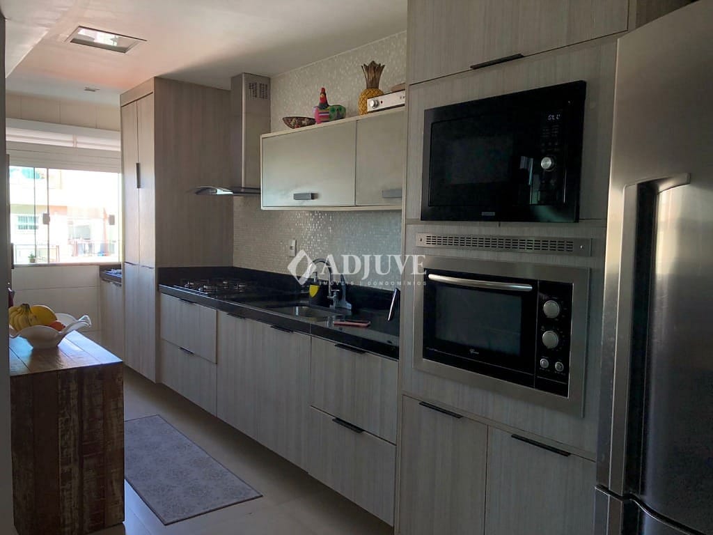 Cobertura à venda com 4 quartos, 130m² - Foto 2