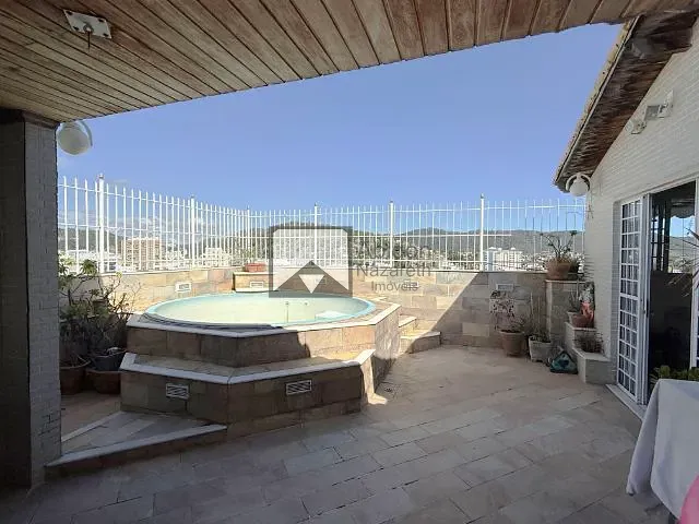 Cobertura / Penthouse com 250m² 4 quartos e 3 banheiros, à venda, no bairro Icaraí em Niterói