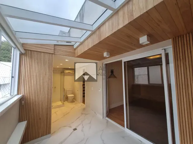 Cobertura / Penthouse com 330m² 4 quartos e 5 banheiros, para alugar, no bairro São Francisco em Niterói