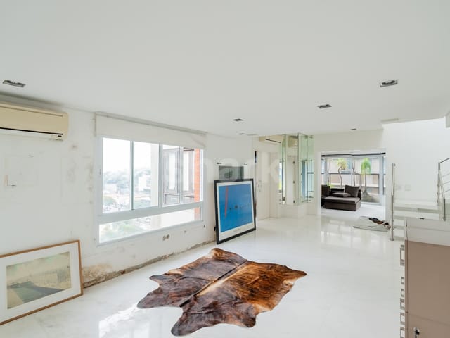 Cobertura / Penthouse com 400m² 3 quartos e 5 banheiros, à venda, no bairro Moema em São Paulo