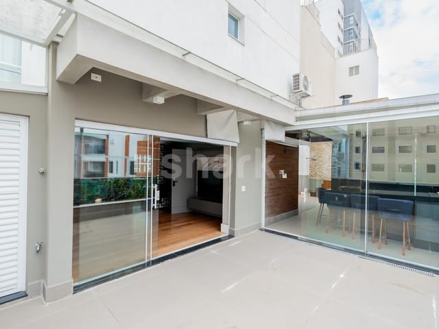 Cobertura / Penthouse com 260m² 4 quartos e 6 banheiros, à venda ou para alugar, no bairro Moema em São Paulo
