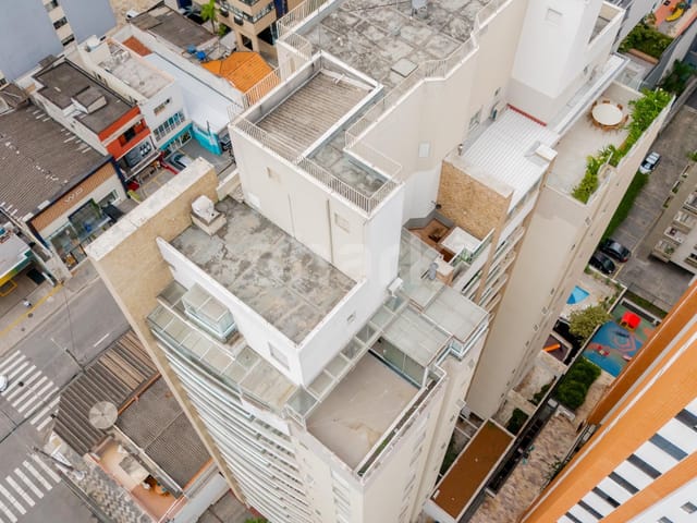 Cobertura / Penthouse com 260m² 4 quartos e 6 banheiros, à venda ou para alugar, no bairro Moema em São Paulo