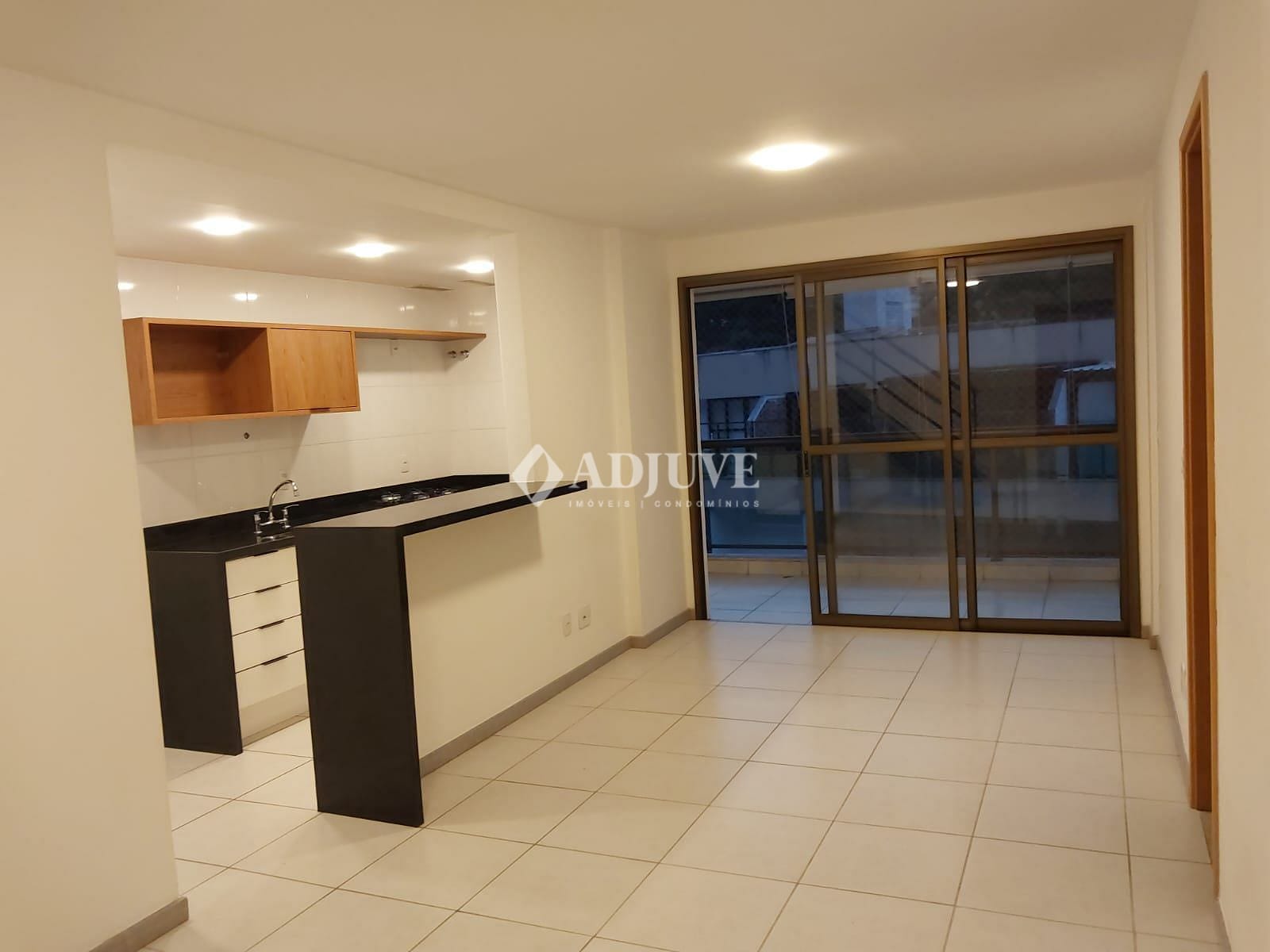 Cobertura à venda com 2 quartos, 87m² - Foto 12