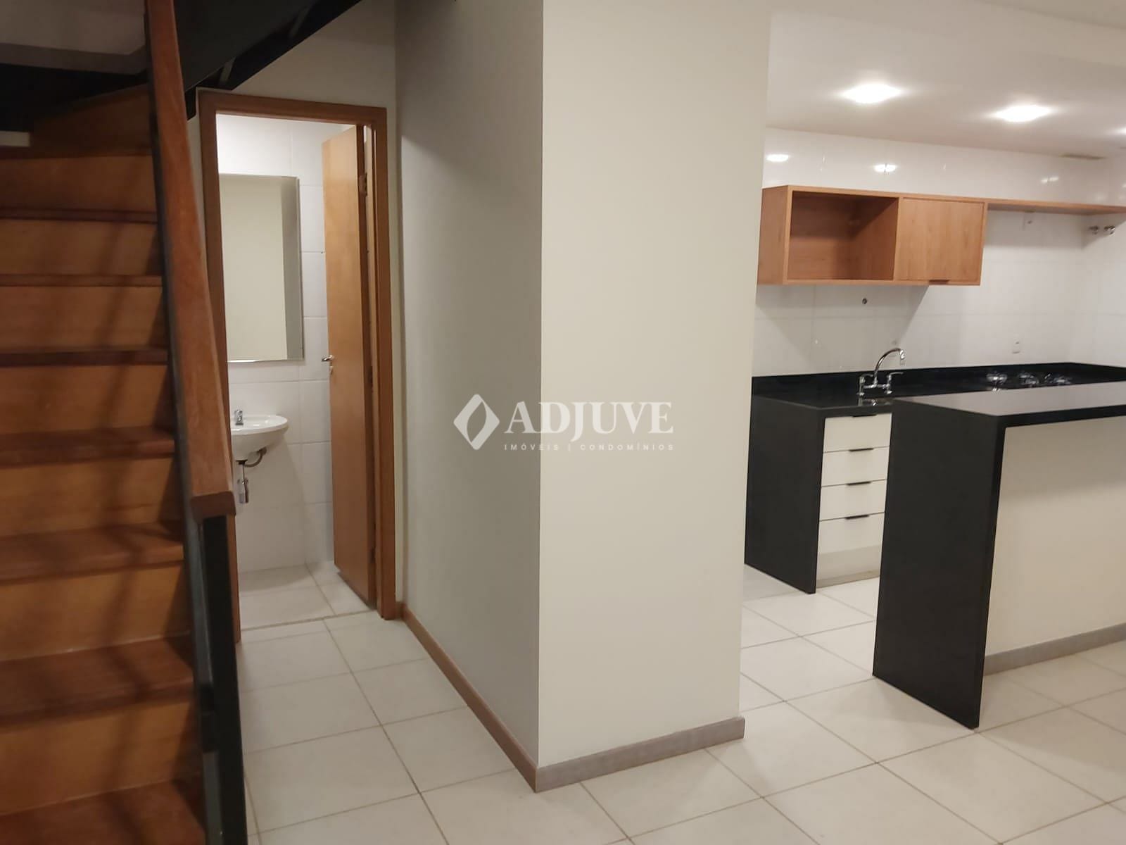 Cobertura à venda com 2 quartos, 87m² - Foto 13