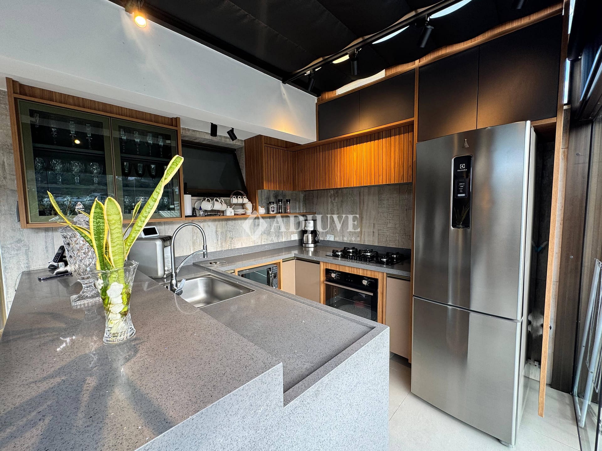 Cobertura à venda com 2 quartos, 70m² - Foto 17