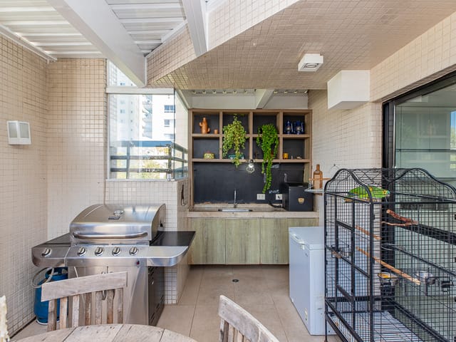 Apartamento com 233m² 4 quartos e 3 banheiros, à venda, no bairro Vila Andrade em São Paulo