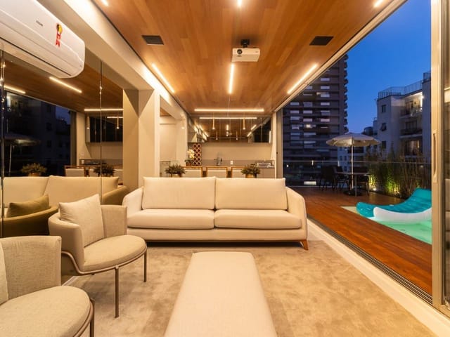 Cobertura / Penthouse 2 quartos e 3 banheiros, à venda ou para alugar, no bairro Itaim Bibi em São Paulo