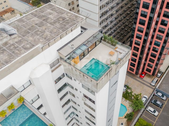 Cobertura / Penthouse com 246m² 4 quartos e 4 banheiros, à venda ou para alugar, no bairro Itaim Bibi em São Paulo