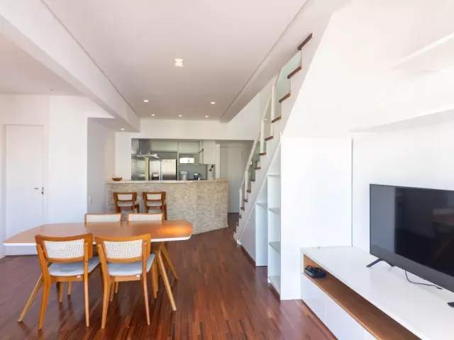 Cobertura / Penthouse 3 quartos e 3 banheiros, à venda ou para alugar, no bairro Vila Nova Conceição em São Paulo