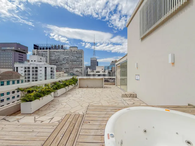 Cobertura / Penthouse 4 quartos e 3 banheiros, à venda ou para alugar, no bairro Jardim Paulista em São Paulo
