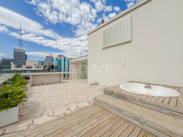 Cobertura / Penthouse 4 quartos e 3 banheiros, à venda ou para alugar, no bairro Jardim Paulista em São Paulo