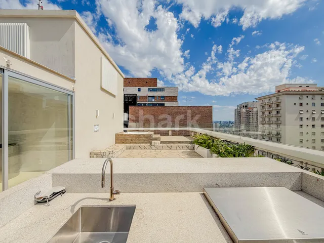 Cobertura / Penthouse 4 quartos e 3 banheiros, à venda ou para alugar, no bairro Jardim Paulista em São Paulo
