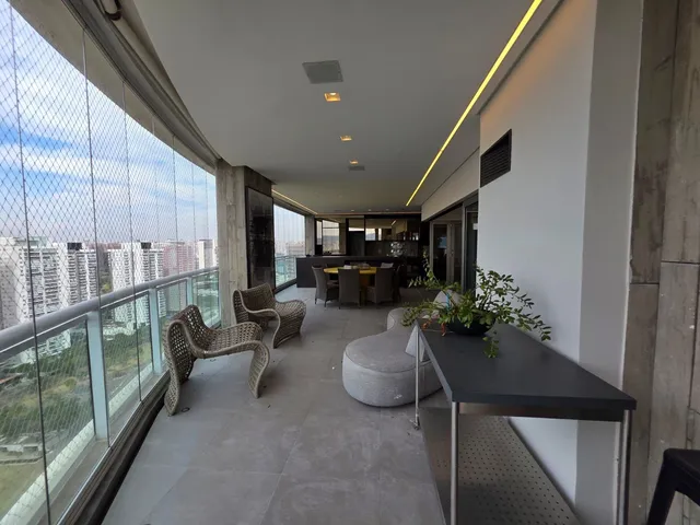 Cobertura / Penthouse com 500m² 4 quartos e 5 banheiros, à venda, no bairro Água Branca em São Paulo