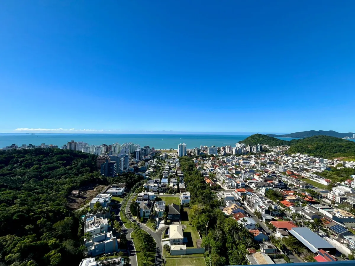 Duplex para venda em Praia Brava de Itajaí com 3 quartos, sendo 3 suítes, 139m²