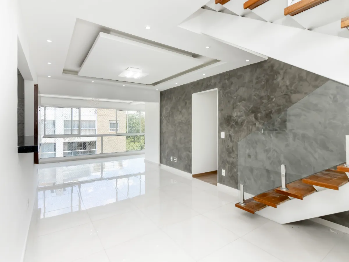 Duplex para venda em Chácara Pavoeiro com 3 quartos, sendo 1 suíte, 182m²