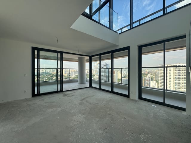 Cobertura / Penthouse com 281m² 4 quartos e 5 banheiros, à venda, no bairro Moema em São Paulo