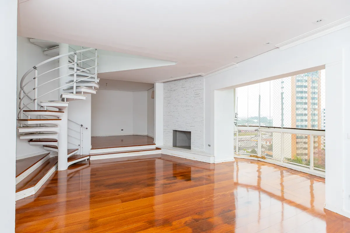 Cobertura para venda em Moema com 4 quartos, sendo 3 suítes, 400m²