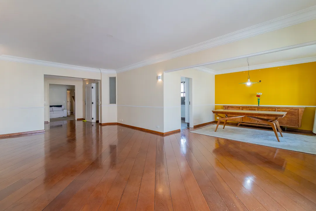 Triplex para venda em Higienópolis com 4 quartos, sendo 1 suíte, 417m²