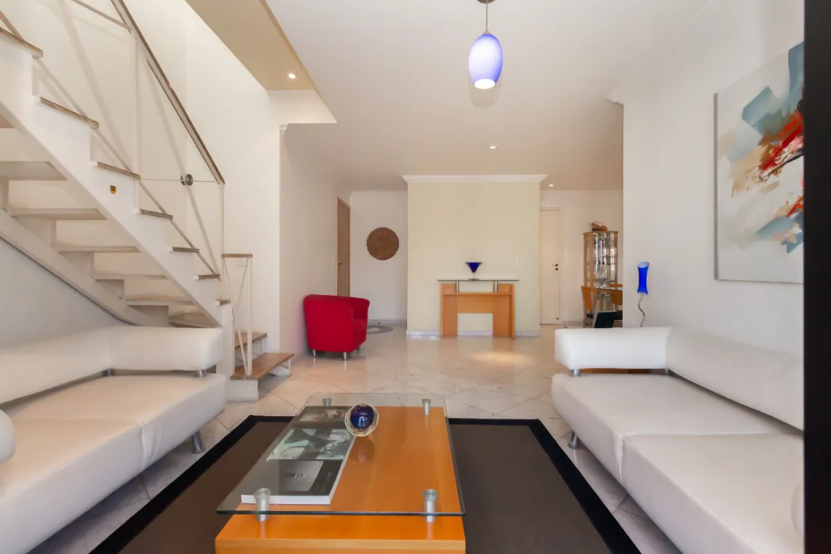 Cobertura para venda em Moema com 4 quartos, sendo 2 suítes, 206m²