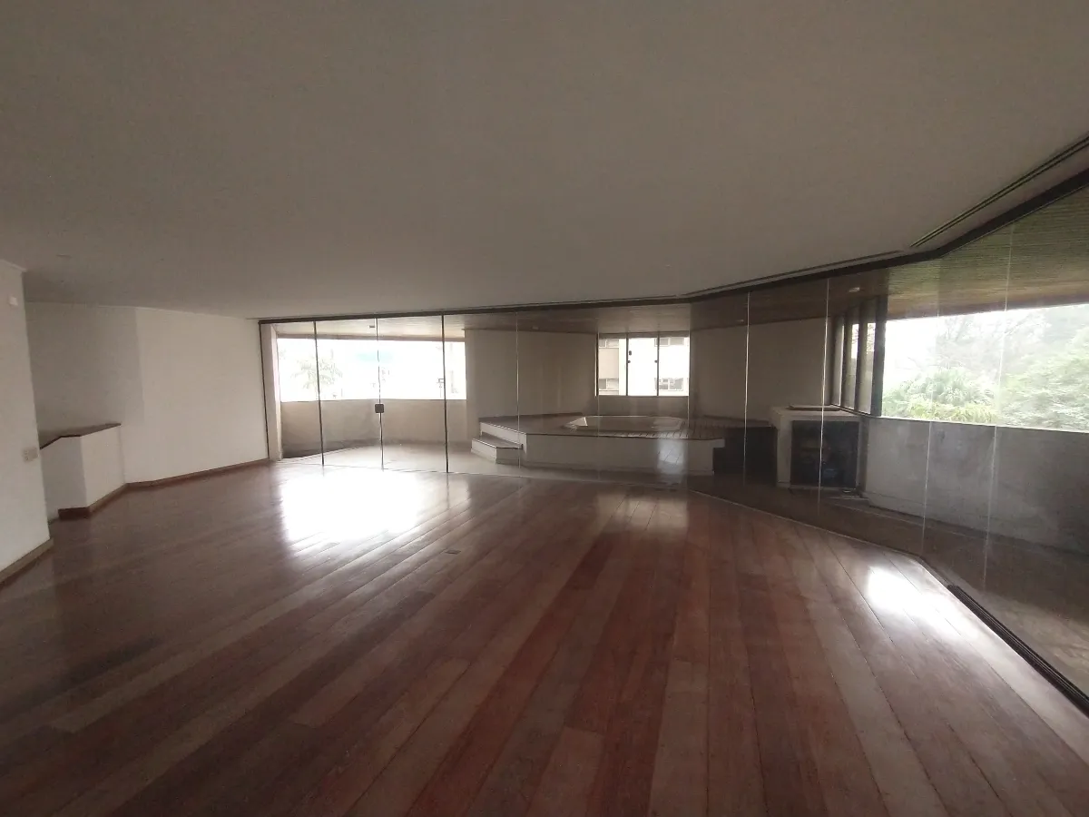 Duplex para venda em Vila Andrade com 4 quartos, sendo 4 suítes, 637m²