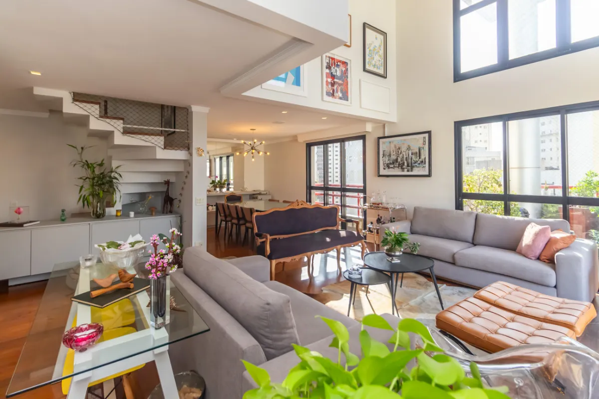 Duplex para venda em Itaim Bibi com 3 quartos, sendo 3 suítes, 170m²