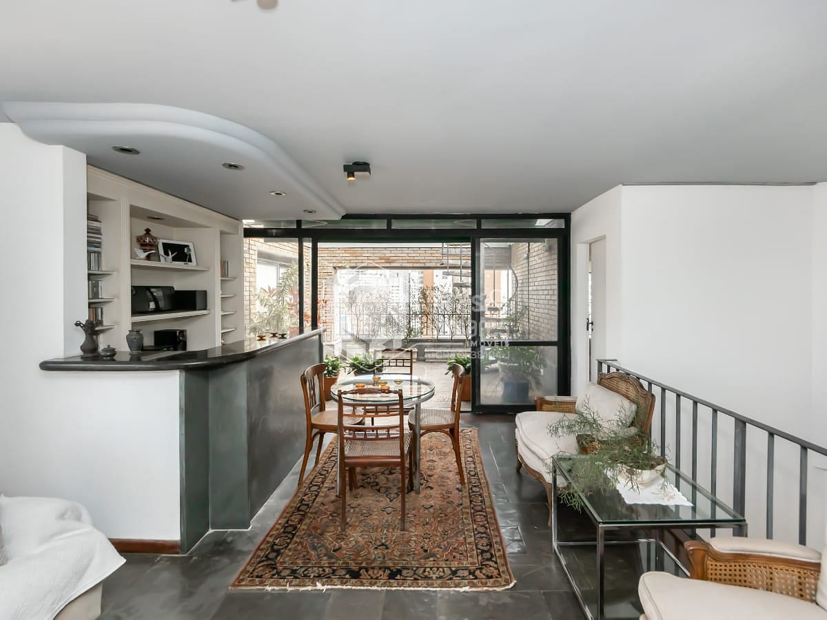 Cobertura à venda com 2 quartos, 204m² - Foto 1