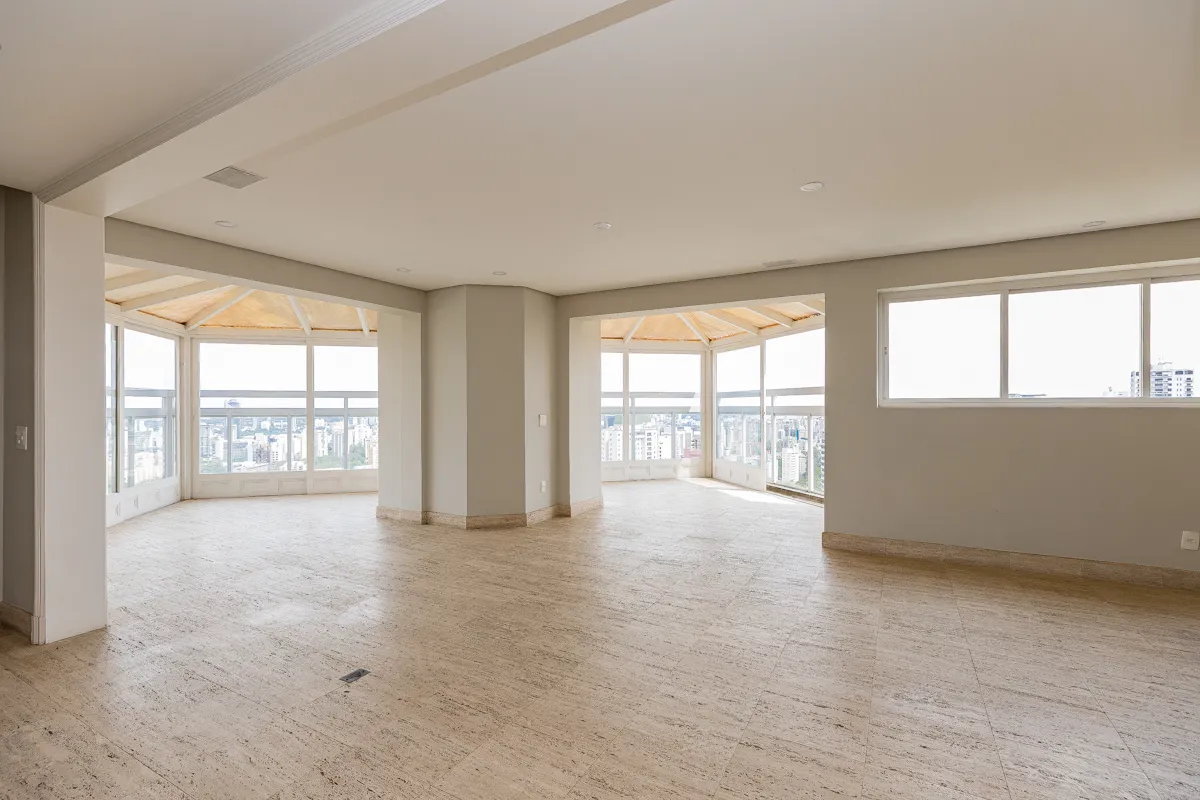 Triplex para venda em Vila Suzana com 4 quartos, sendo 4 suítes, 347m²
