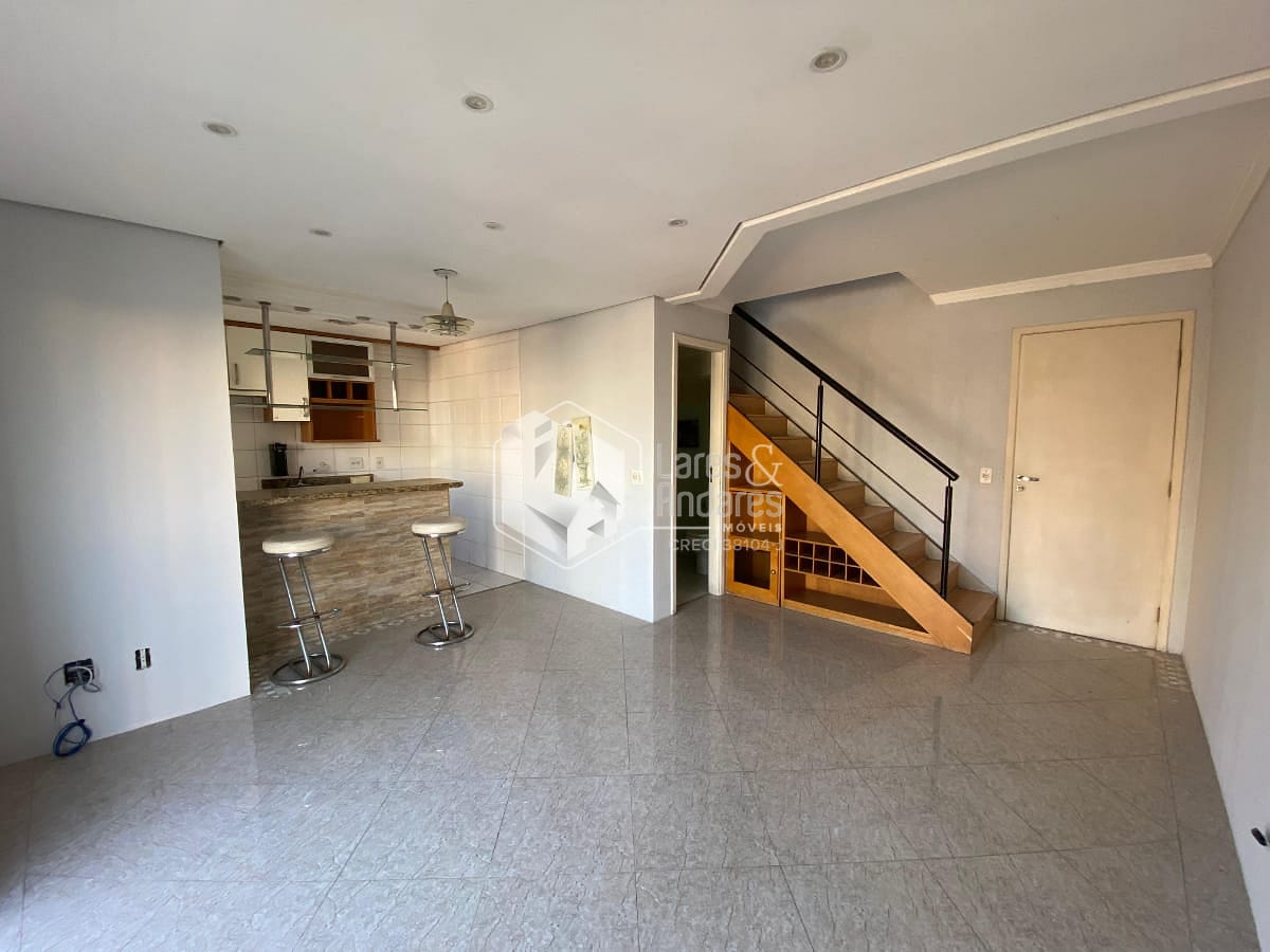 Cobertura à venda com 2 quartos, 75m² - Foto 1