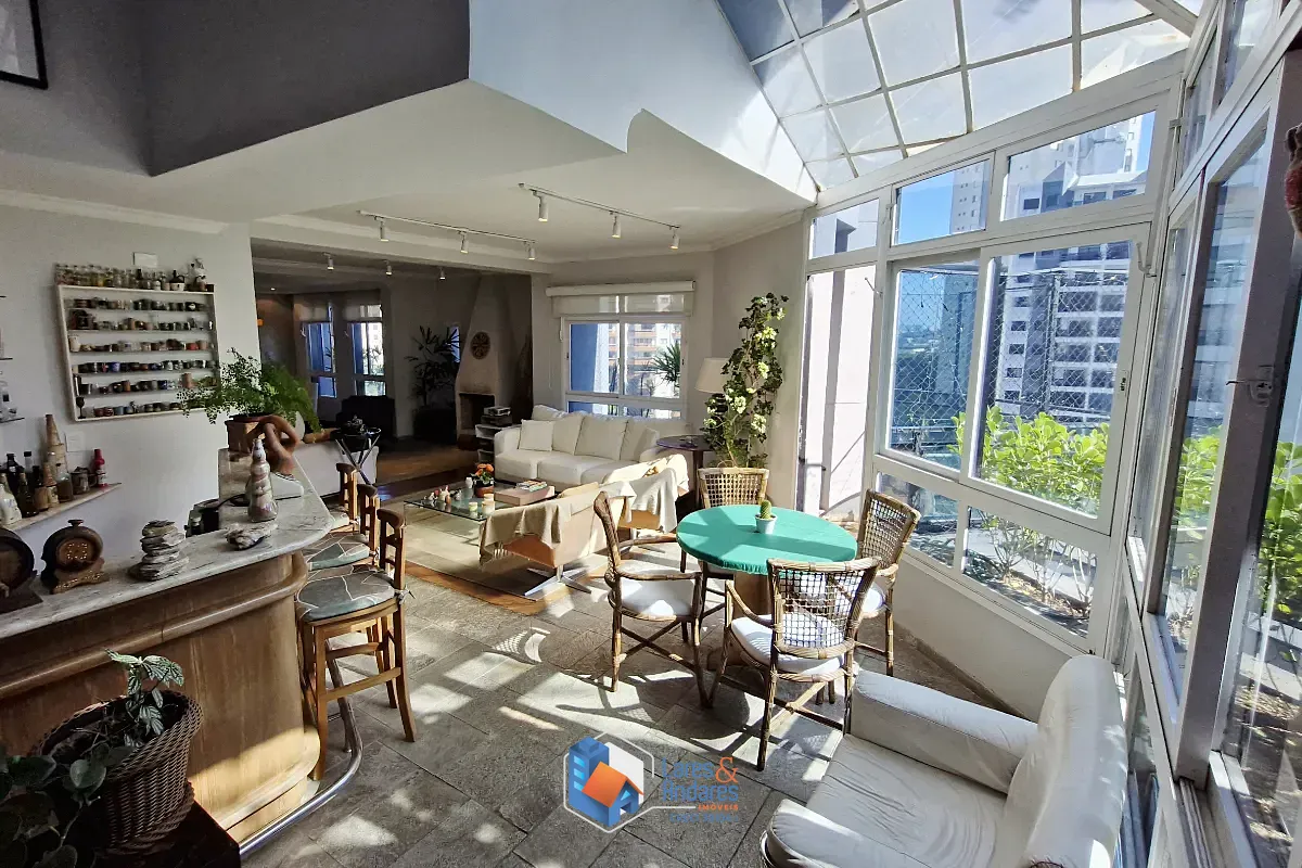 Apartamento, 3 quartos, 220 m² - Foto 1