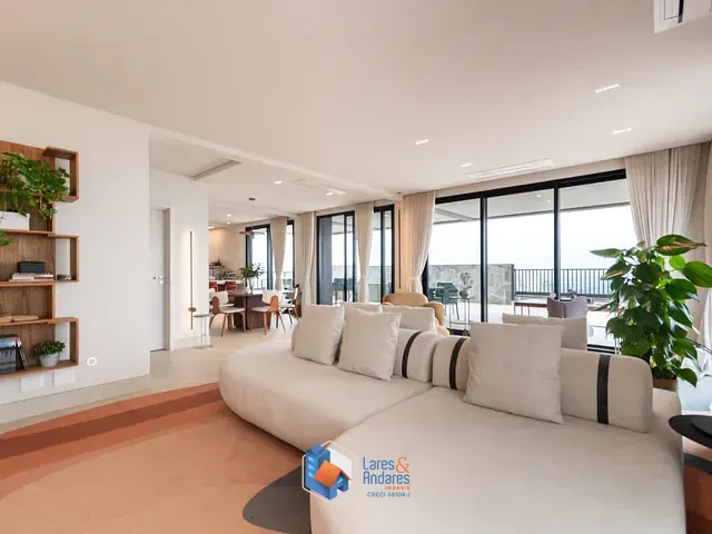 Cobertura / Penthouse com 381m² 3 quartos e 5 banheiros, à venda, no bairro Vila Madalena em São Paulo