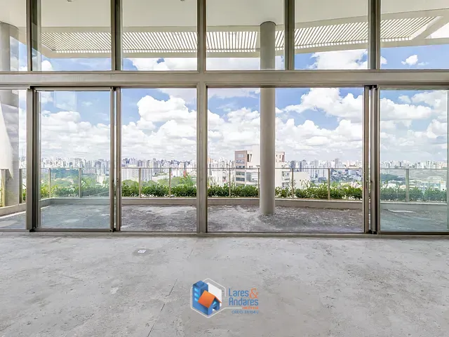 Cobertura / Penthouse com 418m² 4 quartos e 6 banheiros, à venda, no bairro Moema em São Paulo