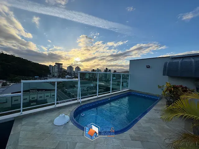Cobertura / Penthouse com 395m² 4 quartos e 5 banheiros, à venda, no bairro Centro em Jaraguá Do Sul