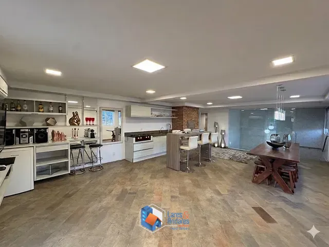 Cobertura / Penthouse com 395m² 4 quartos e 5 banheiros, à venda, no bairro Centro em Jaraguá Do Sul