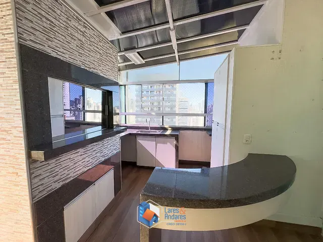 Cobertura / Penthouse com 413000m² 4 quartos e 4 banheiros, à venda, no bairro Centro em Balneário Camboriú