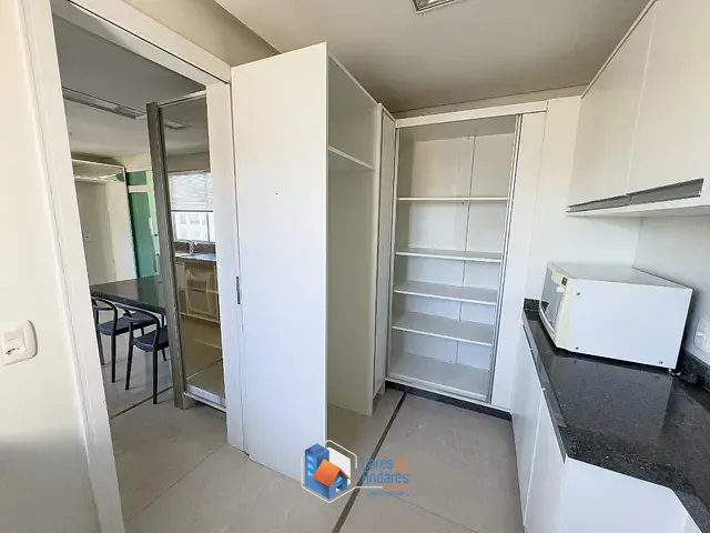 Cobertura / Penthouse com 413000m² 4 quartos e 4 banheiros, à venda, no bairro Centro em Balneário Camboriú