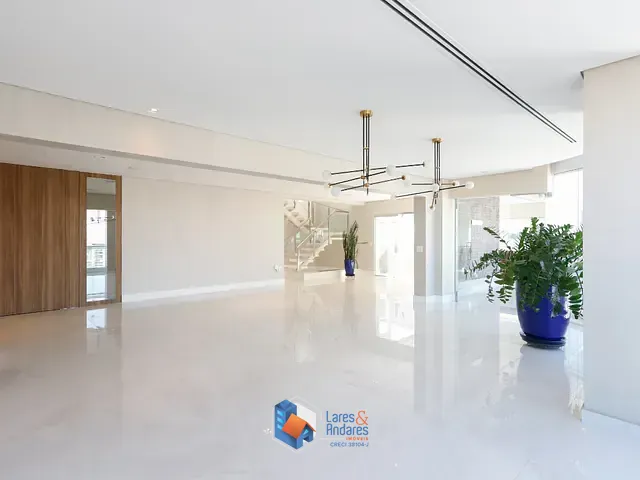 Cobertura / Penthouse com 420m² 4 quartos e 6 banheiros, à venda, no bairro Jardim das Perdizes em São Paulo
