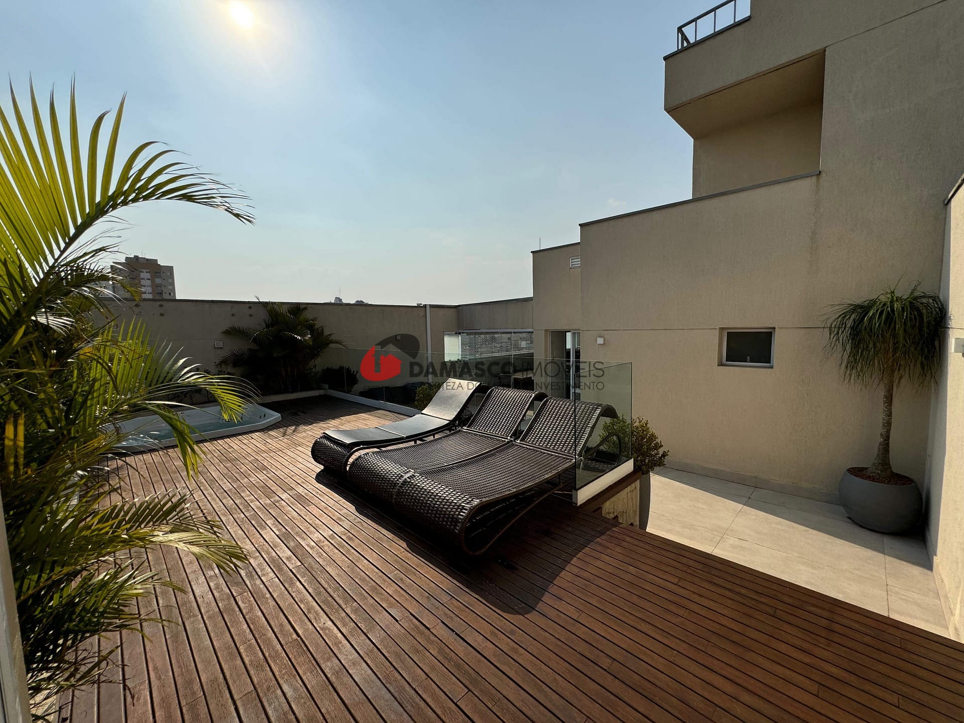 Cobertura à venda com 3 quartos, 300m² - Foto 2