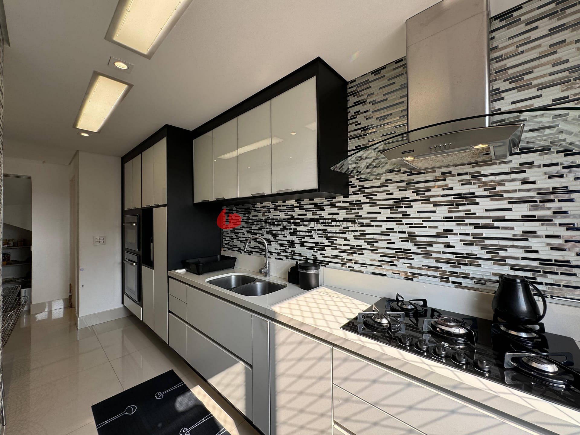 Cobertura à venda com 3 quartos, 300m² - Foto 37