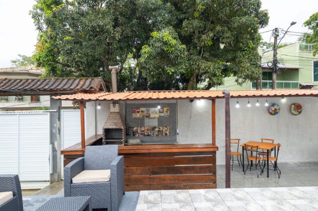 Pousada com 900m², à venda, no bairro Extensão Novo Rio das Ostras em Rio das Ostras