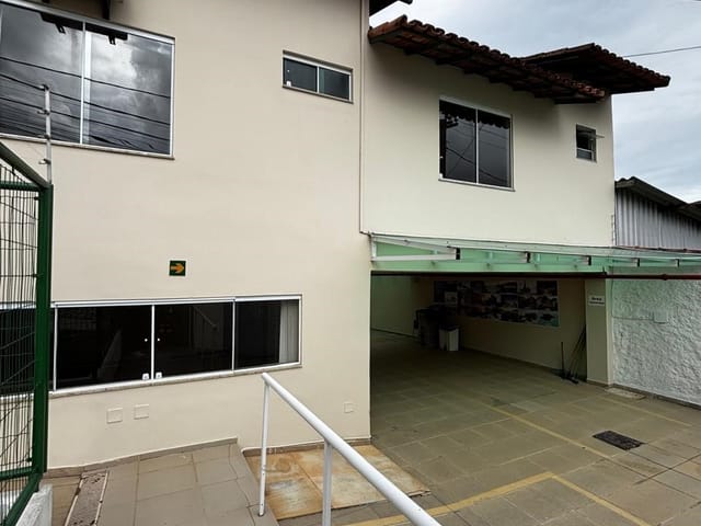 Pousada 15 quartos e 16 banheiros, para alugar, no bairro Novo Cavaleiro em Macaé
