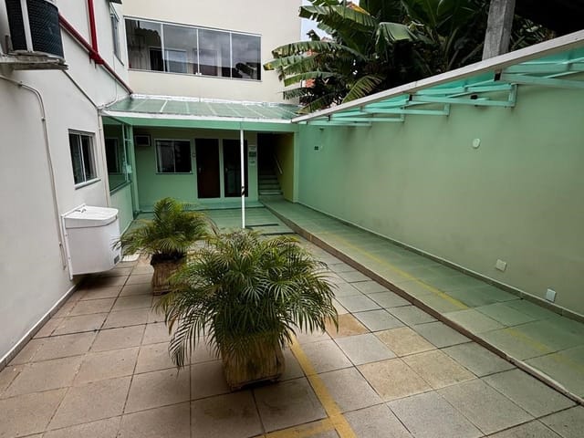 Pousada 15 quartos e 16 banheiros, para alugar, no bairro Novo Cavaleiro em Macaé