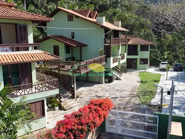 Pousada com 4096m², à venda, no bairro Pântano do Sul em Florianópolis