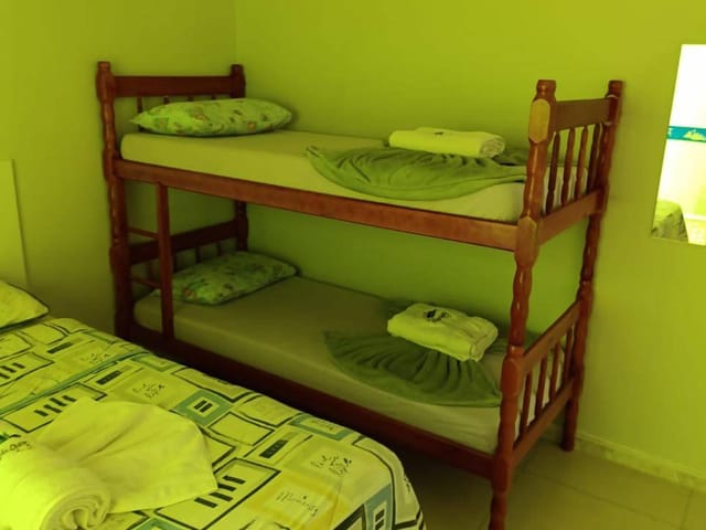 Pousada com 354m² 6 quartos e 6 banheiros, à venda, no bairro Armação em Penha