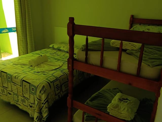 Pousada com 354m² 6 quartos e 6 banheiros, à venda, no bairro Armação em Penha