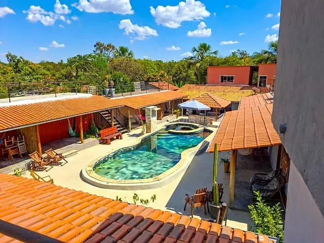 Pousada com 2500m² 16 quartos e 16 banheiros, à venda, no bairro Zona Rural de Pirenópolis em Pirenópolis