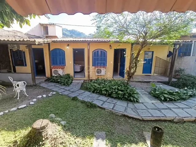 Pousada com 2000m² 20 quartos e 20 banheiros, à venda, no bairro Centro em Guapimirim