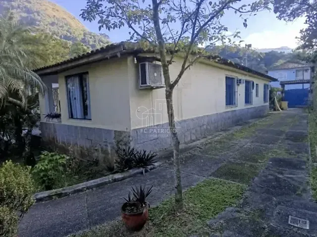 Pousada com 2000m² 20 quartos e 20 banheiros, à venda, no bairro Centro em Guapimirim