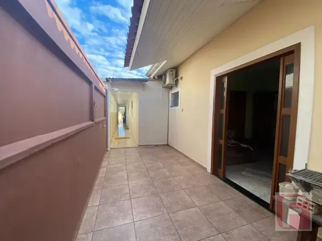 Pousada à venda, no bairro Itapema do Norte em Itapoá