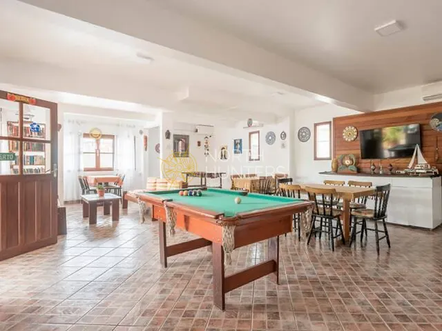 Pousada 10 quartos e 10 banheiros, à venda, no bairro Cachoeira do Bom Jesus em Florianópolis