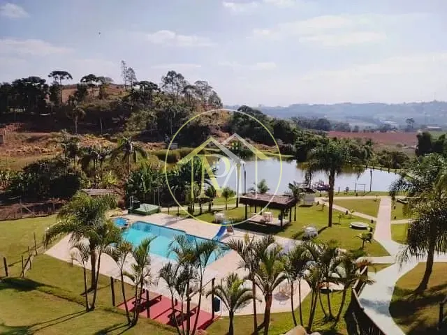 Pousada com 9000m² 8 quartos e 10 banheiros, à venda, no bairro Centro em Ibiúna